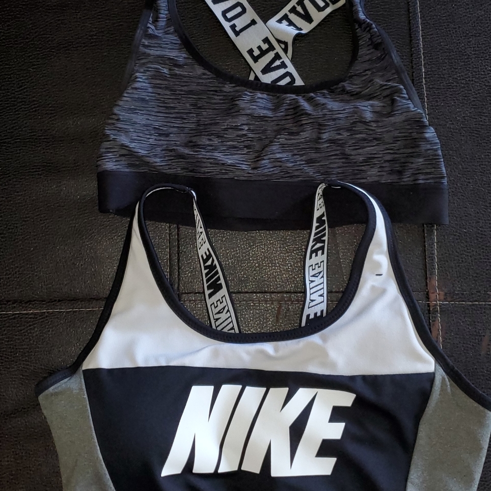 2 sports bras Nike and Fruit of the Loom used